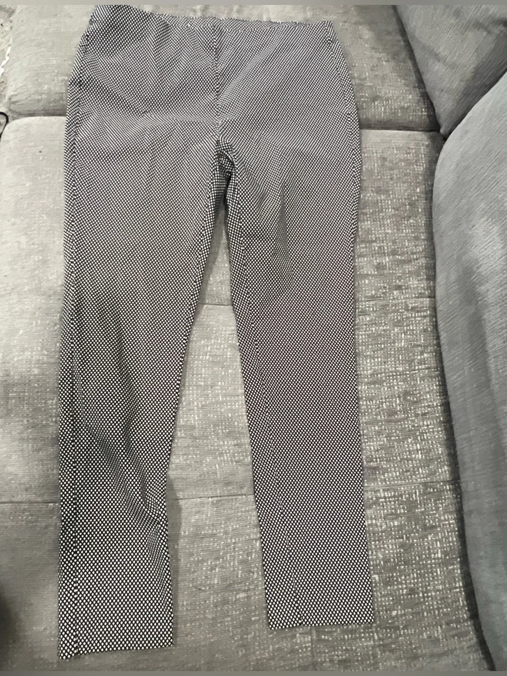 Michael Kors Black and White Patterned cropped Leg Pants. E8